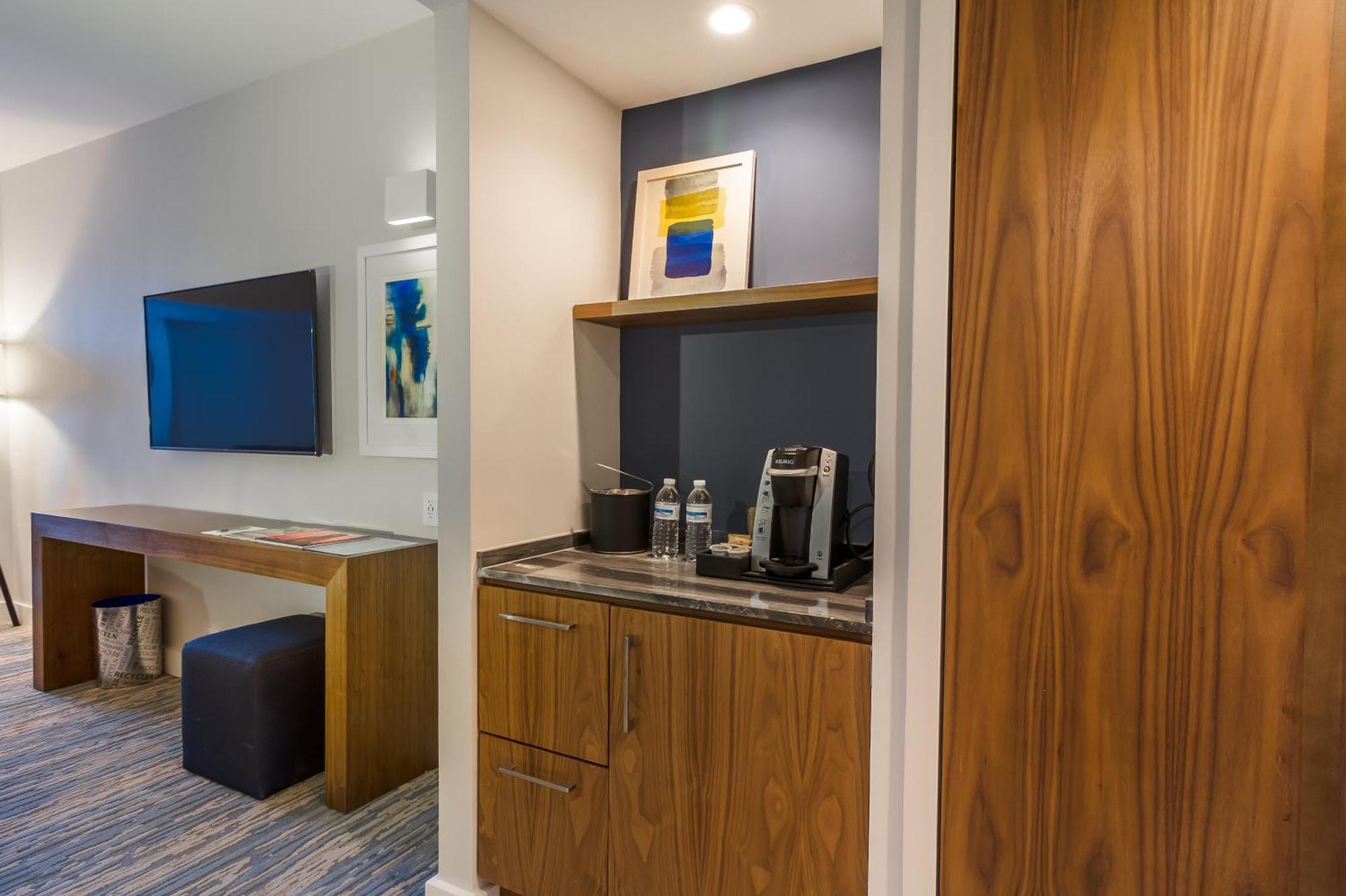 Double or Twin Room Partial Sea View